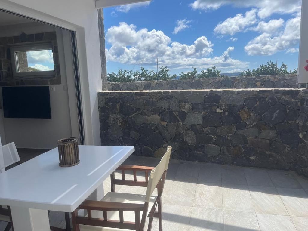 Milesian Suites Adamantas  Camera foto